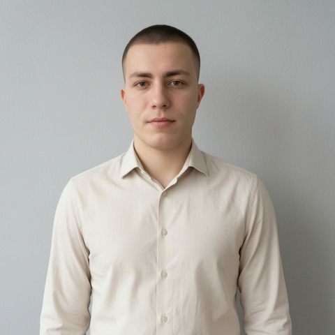 Максим У
