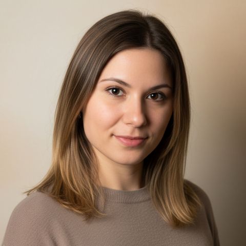 Алсу М